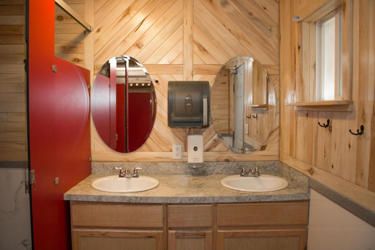 Funstays Glamping Setup Tent In Rv Park #2 Ok-T2 Moab Exterior foto